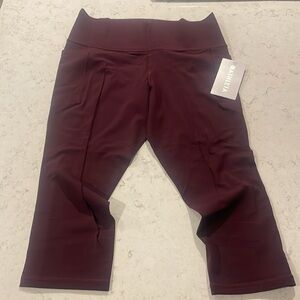 NWT ATHLETA Salutation Stash Capri